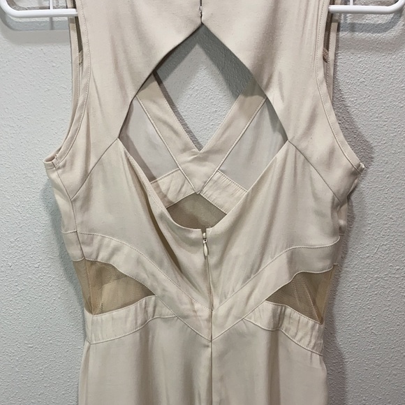 Revolve finders keepers broken heart‎ dress in beige - Picture 6 of 10